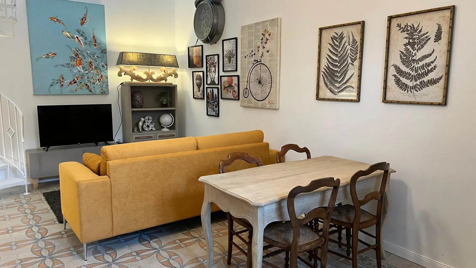 Stylish Boutique Duplex Apartment Home - Orange - 2 Double Bedrooms Hamrun