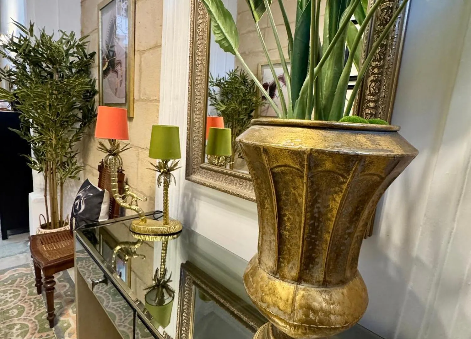 Stylish Boutique Duplex Apartment Home - Orange - 2 Double Bedrooms Hamrun