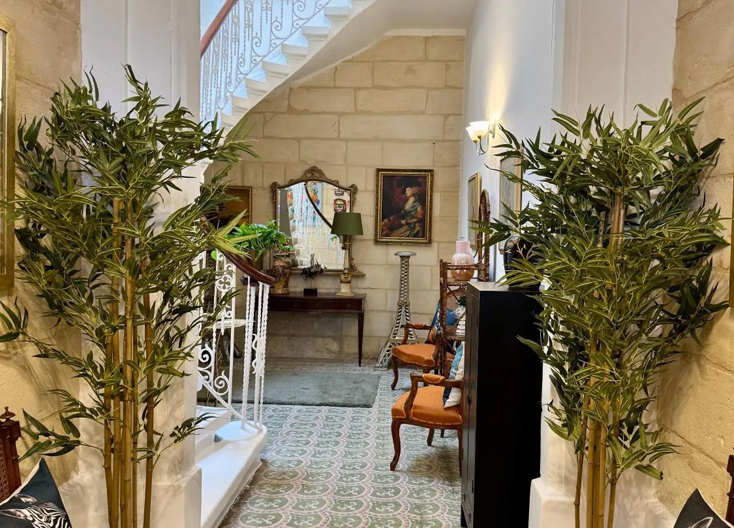 Stylish Boutique Duplex Apartment Home - Orange - 2 Double Bedrooms Hamrun