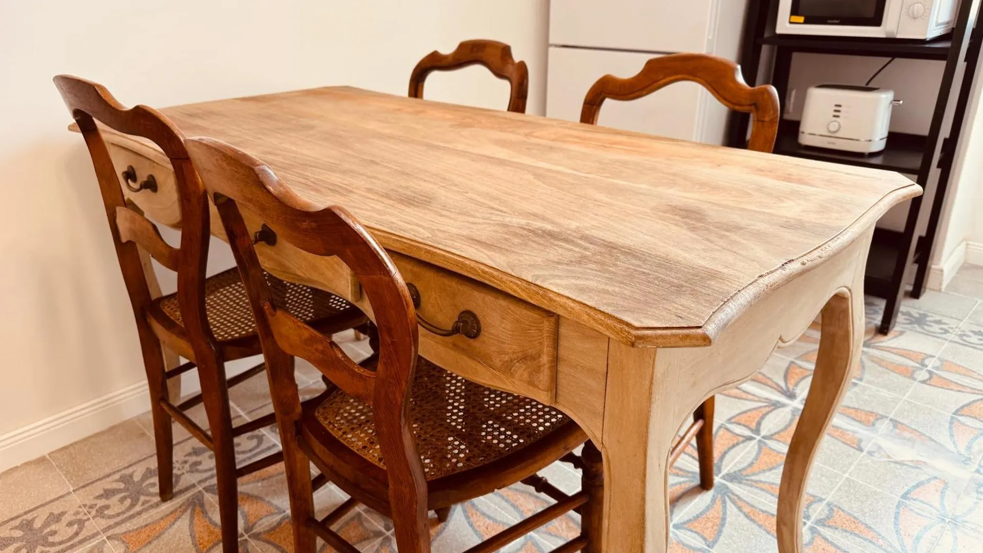 Stylish Boutique Duplex Apartment Home - Orange - 2 Double Bedrooms Hamrun Malta