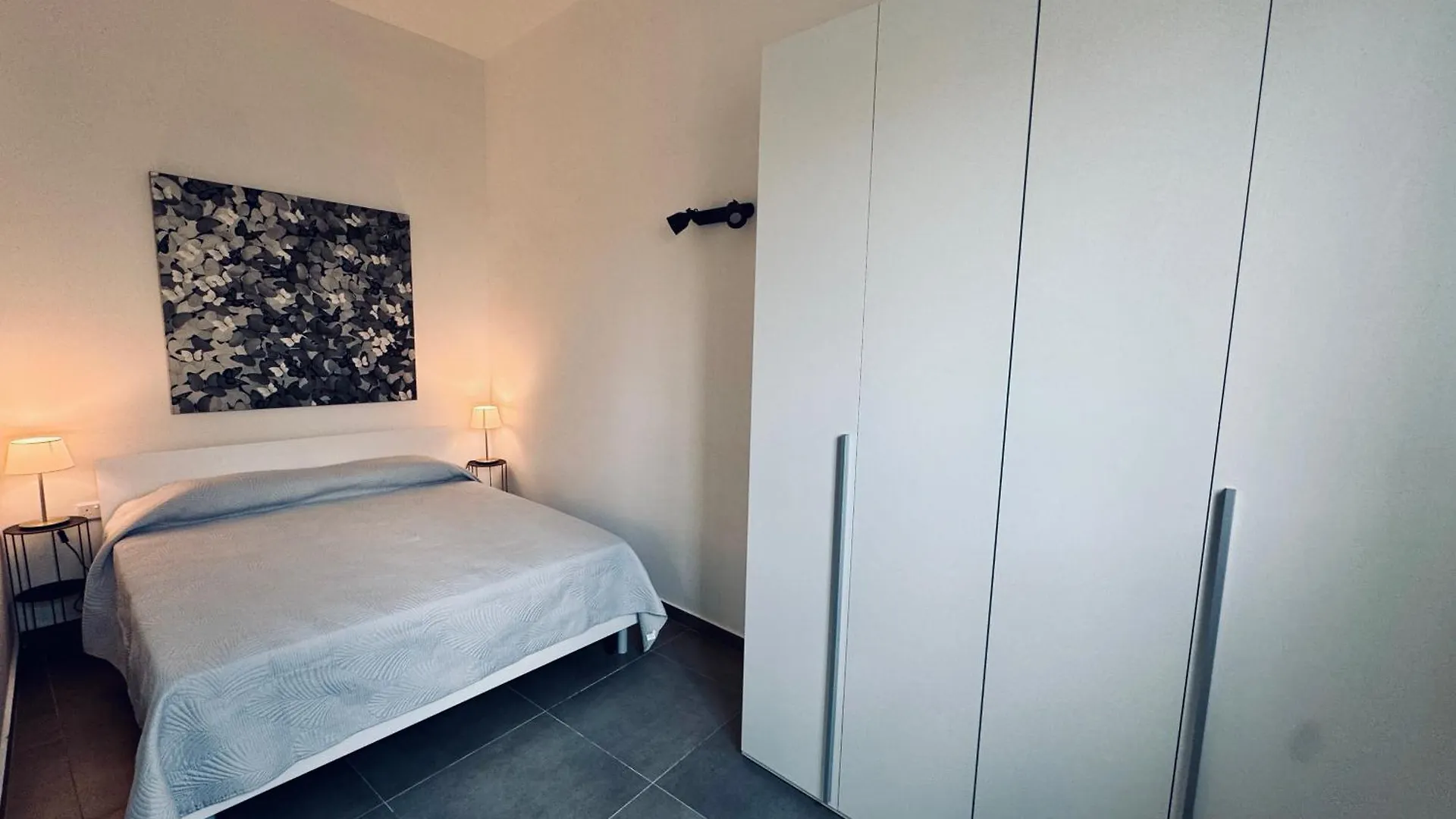 Stylish Boutique Duplex Apartment Home - Orange - 2 Double Bedrooms Hamrun