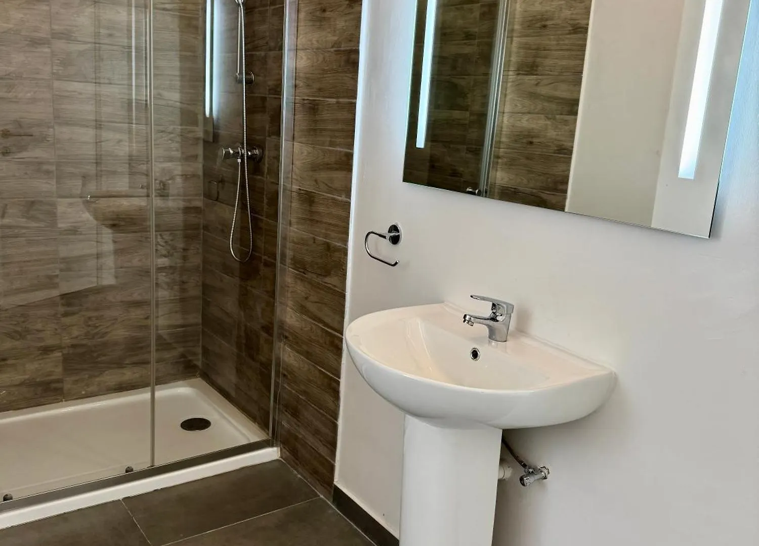 Stylish Boutique Duplex Apartment Home - Orange - 2 Double Bedrooms Hamrun