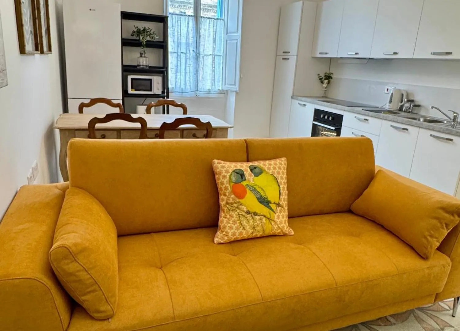 Stylish Boutique Duplex Apartment Home - Orange - 2 Double Bedrooms Hamrun Malta