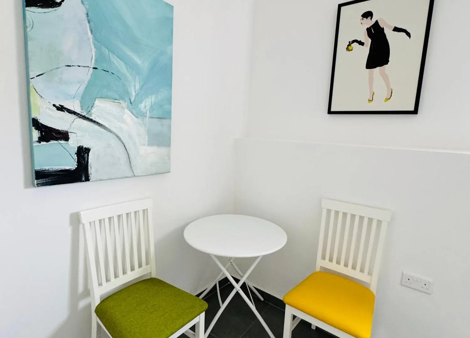 Stylish Boutique Duplex Apartment Home - Orange - 2 Double Bedrooms Hamrun Malta