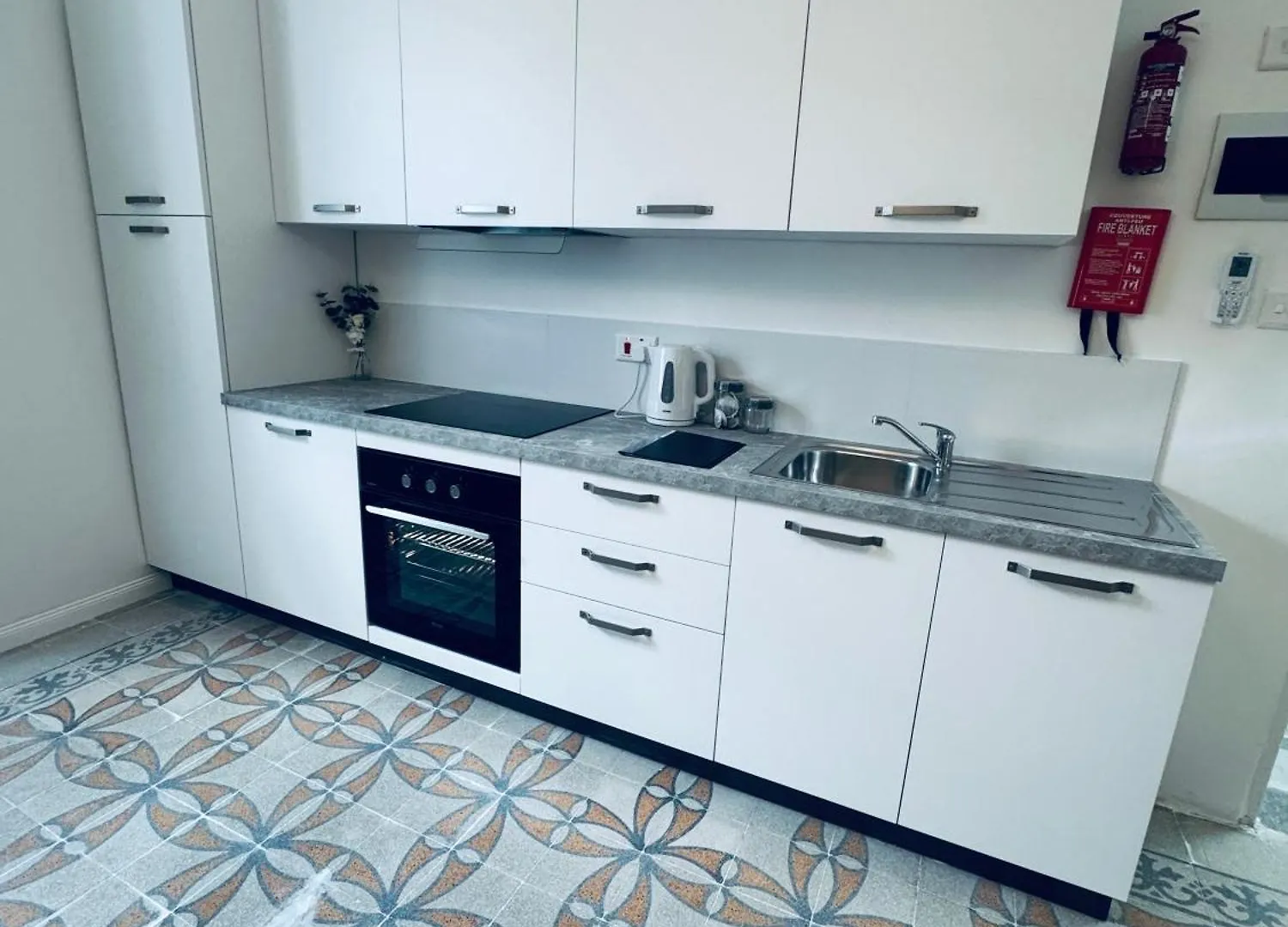 Stylish Boutique Duplex Apartment Home - Orange - 2 Double Bedrooms Hamrun 0*,  Malta
