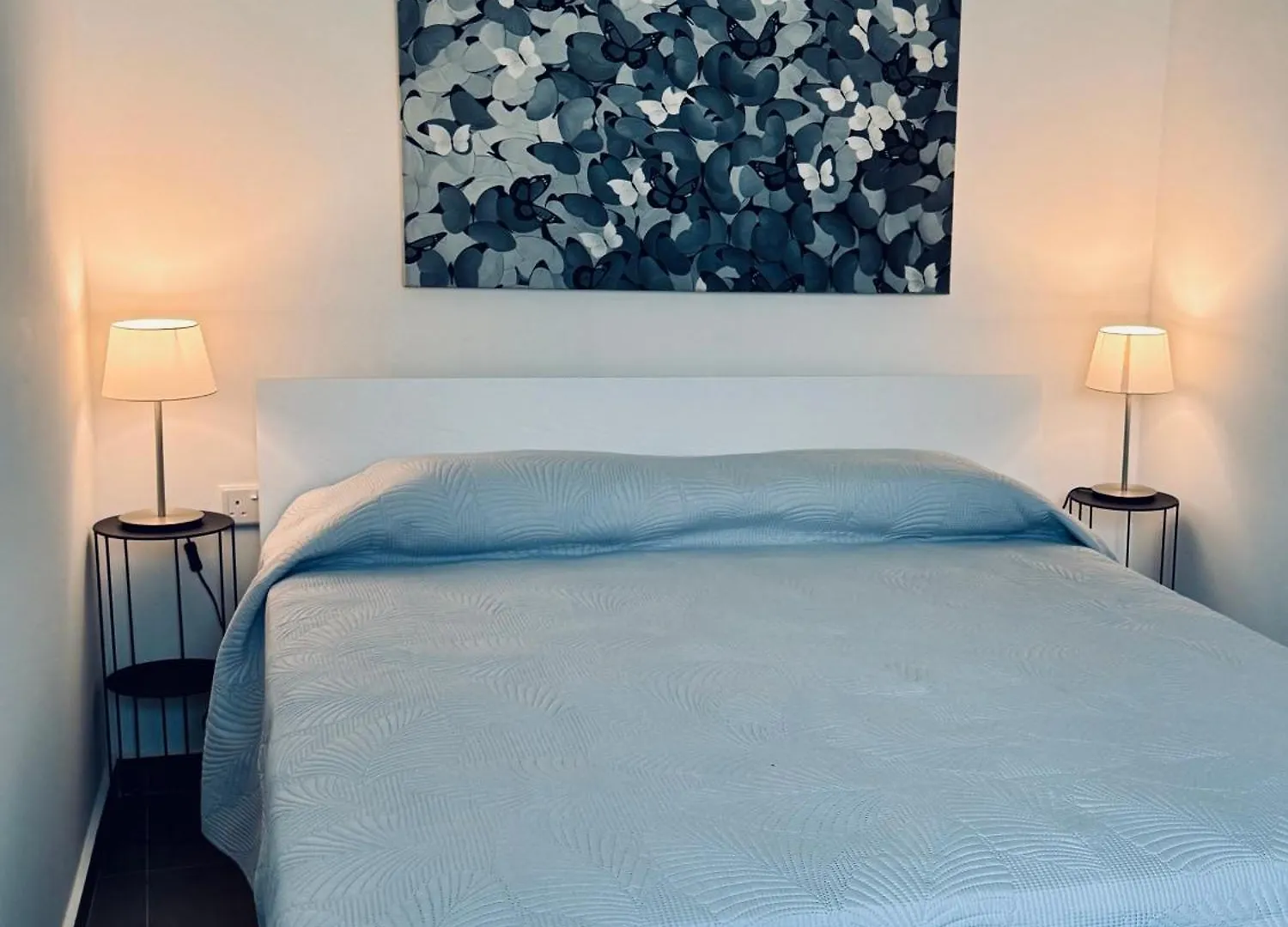 Stylish Boutique Duplex Apartment Home - Orange - 2 Double Bedrooms Hamrun
