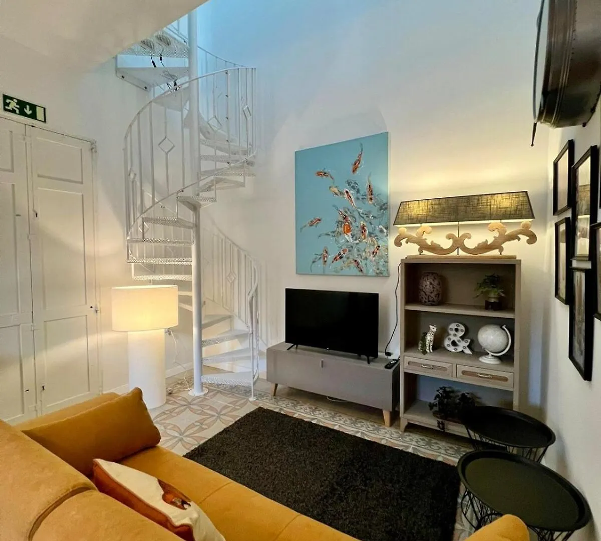 Stylish Boutique Duplex Apartment Home - Orange - 2 Double Bedrooms Hamrun