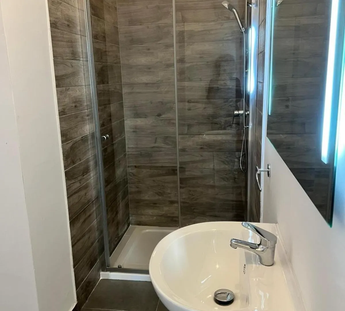 Stylish Boutique Duplex Apartment Home - Orange - 2 Double Bedrooms Hamrun 0*,